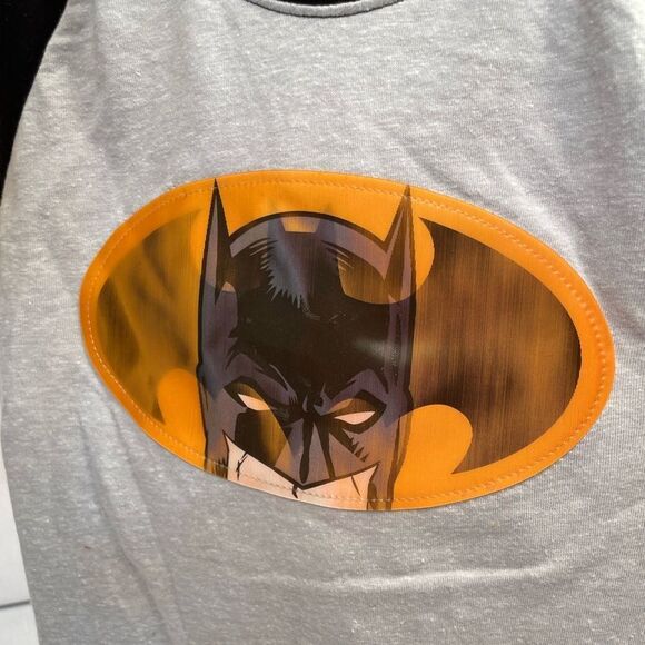 BATMAN HOLOGRAM BATMAN T-SHIRT SIZE 2T - Picture 2 of 5